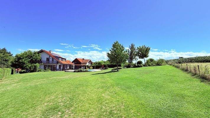 fast 6.000 m² eigener Grund