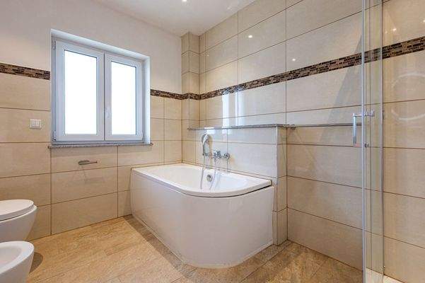 OG-Wohnung-Badezimmer