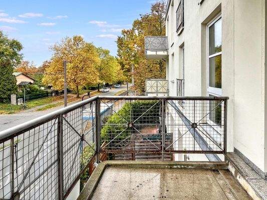 Wohnen Ansicht II und Balkon_2