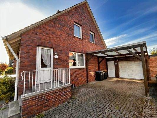 Hofauffahrt mit Seiteneingang