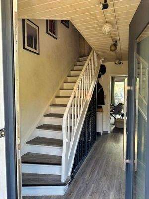 Eingangsbereich mit Treppe zum OG