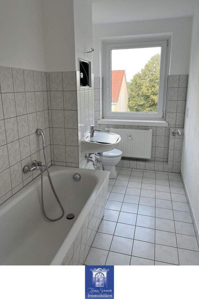 Ländliche Idylle! Schicke Wohnung mit großem Balkon und Tageslichtbad! - Foto 4