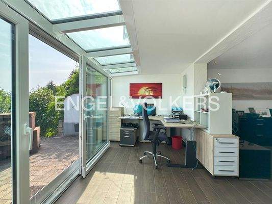 Wintergarten mit Zugang zur Terrasse im UG