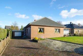 Bungalow mit Garage