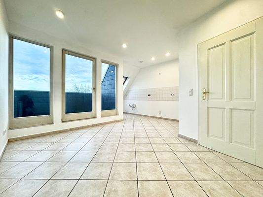 Küche mit Zugang zur Loggia