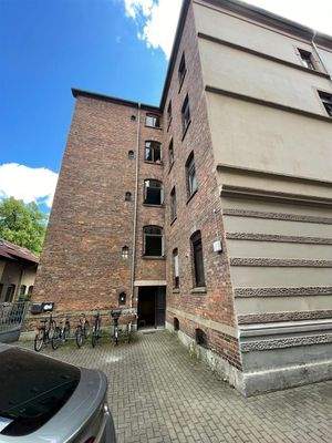 Hauseingang im Hinterhof