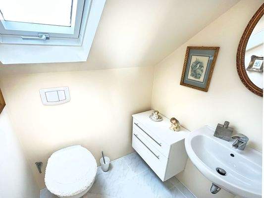 Zusätzliches WC im ausgebauten Spitzboden