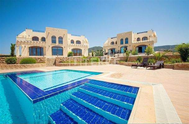 Houses in a Boutique Complex with Pool Near the Sea in Bahçeli Girne