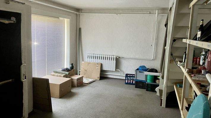 ehemaliger Laden im Erdgeschos