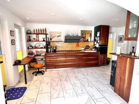 offen gestalteter Kochbereich