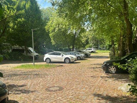 Mitarbeiterstellplätze