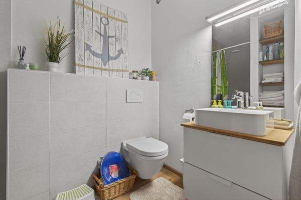 Badezimmer EG mit Dusche