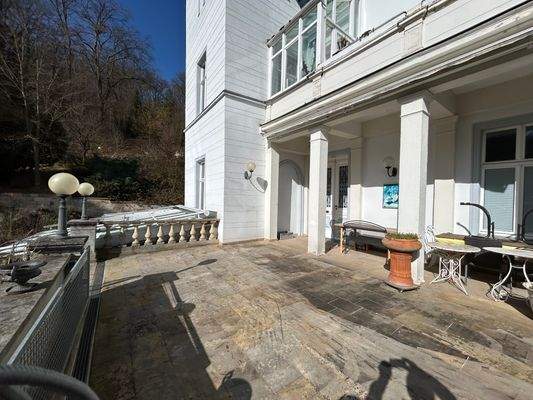 Vorplatz Terrassenbereich