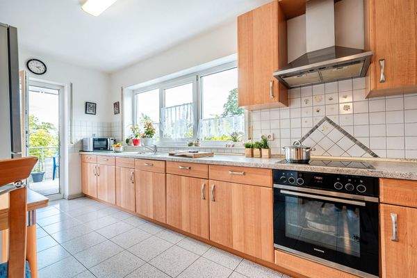 Küche mit 2. Balkon