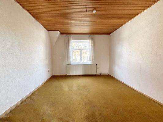 Schlafzimmer 2 im 1. OG