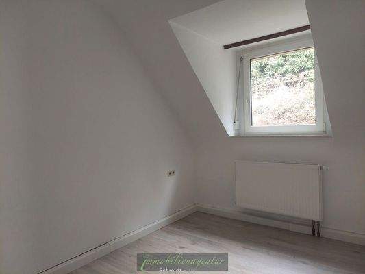 DG-kleineres Zimmer rückseitig