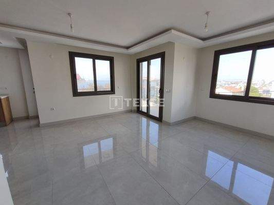 Villa with Private Garden 300 m from the Sea in İzmir Seferihisar