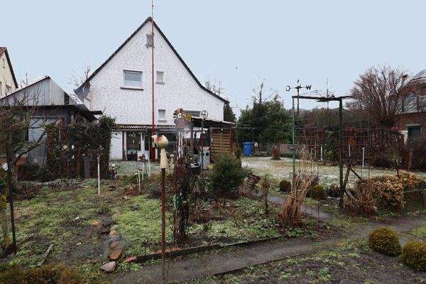 Außenansicht hinten mit Garten