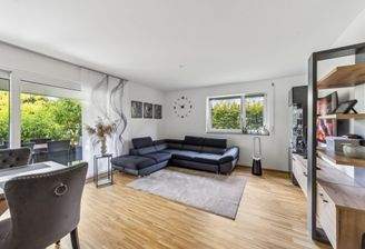 Großzügiges Wohnzimmer