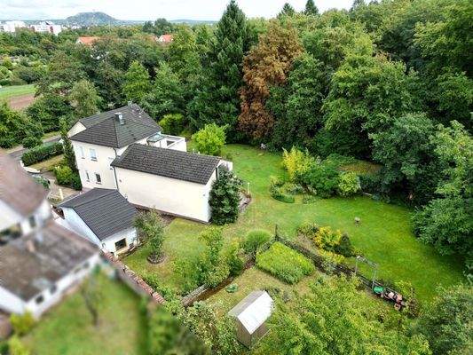 Villa mit Parkgrundstück und Pool in Beaumarais