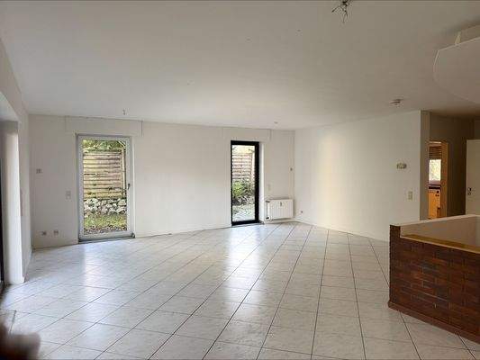 Wohn-Essbereich 2.jpeg