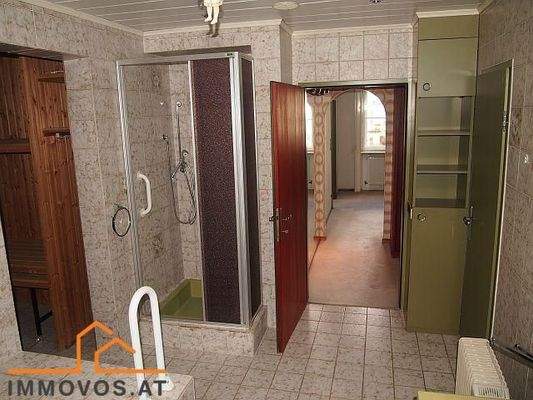 Badezimmer Ansicht 2.jpg