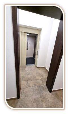 Eingangsbereich über Aufzug