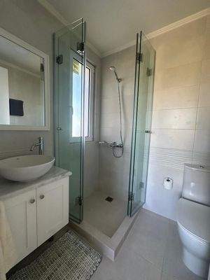 Kreta, Maleme: Erdgeschosswohnung zu verkaufen, nur wenige Schritte vom Strand entfernt