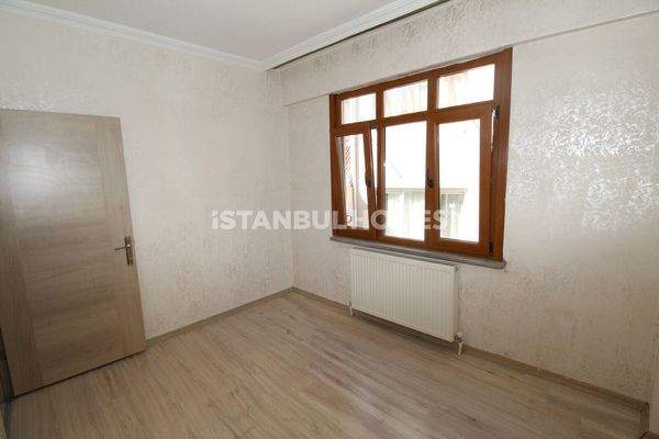 Key-Ready Apartment Near the Public Transport in Fatih
