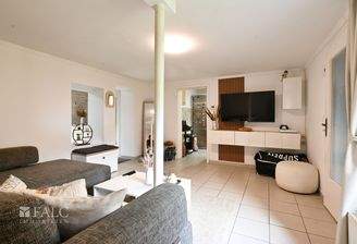 Wohnzimmer mit Zugang Esszimmer und Küche WE3 