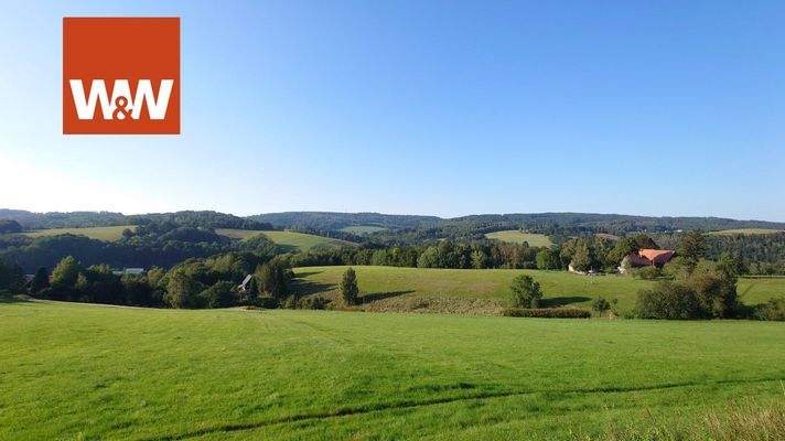 Weiter Blick vom Grundstück