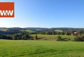 Weiter Blick vom Grundstück