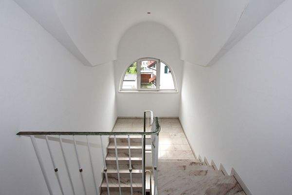 ... elegantes Treppenhaus