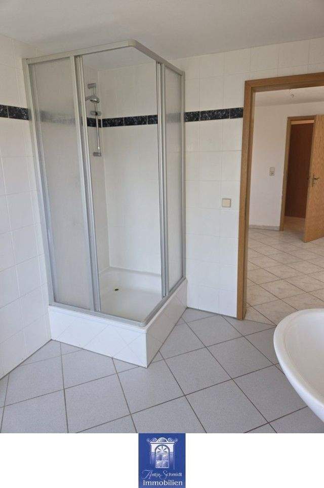 Optimal geschnittene 2-Zimmerwohnung in schöner grüner Umgebung! - Foto 2
