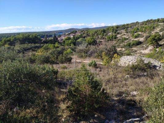 Tolles Grundstück mit Meerblick auf Brac