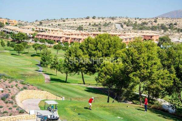 Stylish 3-Bedroom Flats in a Golfside Complex in Monforte del Cid