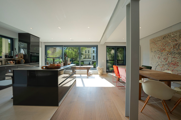 Küche und Essbereich