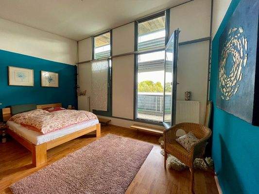 Zimmer DG mit Zugang zur Loggia