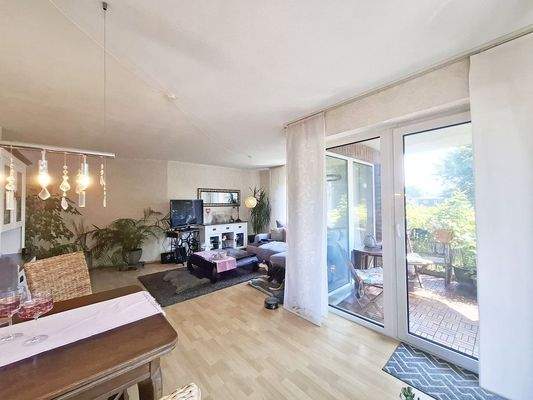 Wohn- und Esszimmer Bild 1