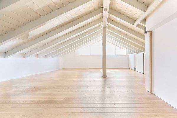 großzügiges Wohn&Schlafzimmer im OG