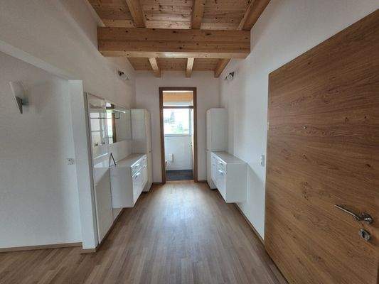 OG Flur mit Garderobe