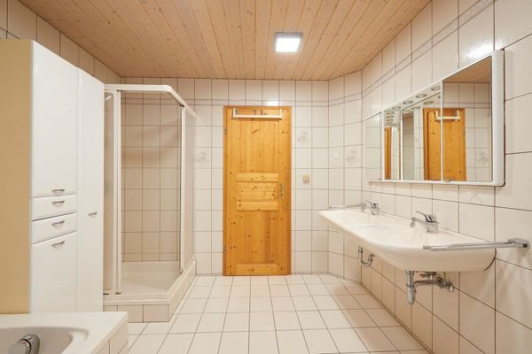 Badezimmer (OG)