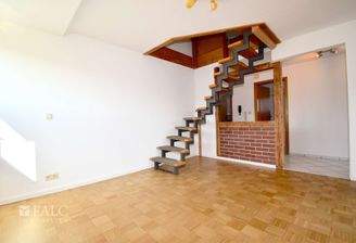 Zugang zur Wohnnutzfläche im Dachgeschoss