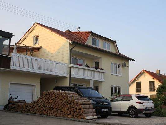 Ansicht Süd mit Garagenterrasse.JPG