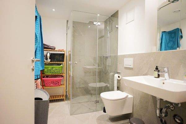 Badezimmer im Untergeschoss