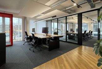 Abgetrennter Konferenz- oder Büroraum