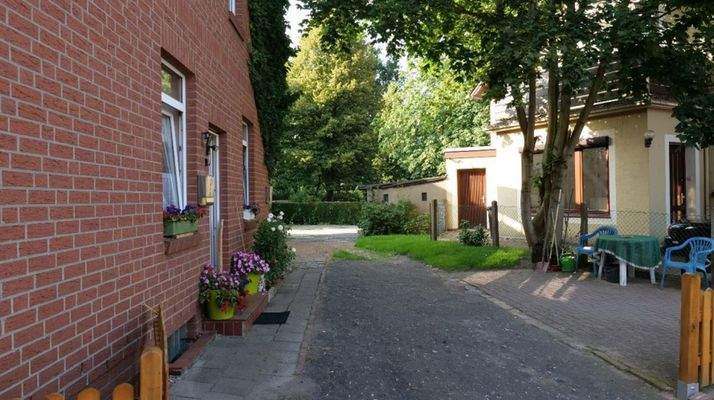 Zugang zum hinteren Grundstück