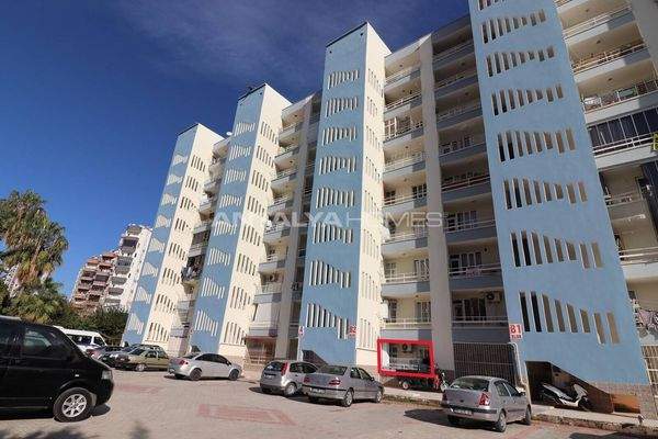 Garden Floor Flat for Sale in Beyazgül Complex, Mersin Tece