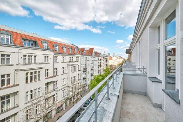 Balkon zur ruhigen Niebuhrstraße