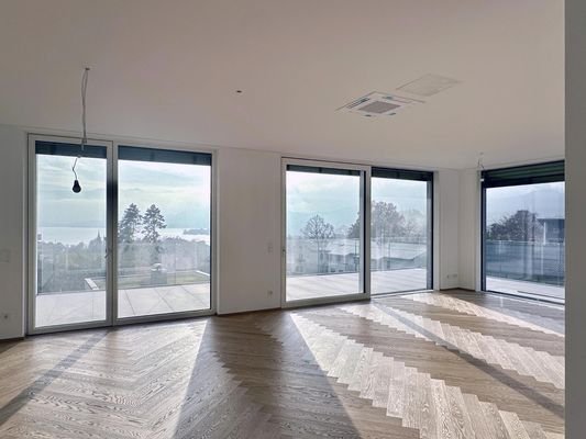 ZU KAUFEN Penthouse Gmunden - Wohnzimmer